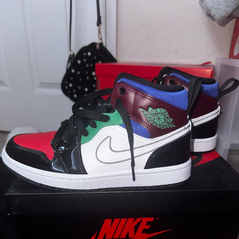 Women's Air Jordan 1 Mid
Multicolour